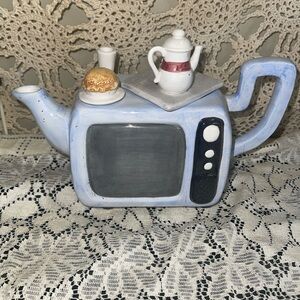 Vintage Ceramic TV-Shaped Teapot in Light Blue